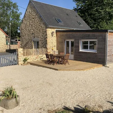 Charmante Maison De Campagne En Pierres Et Bois Sartilly-Baie-Bocage Extérieur photo