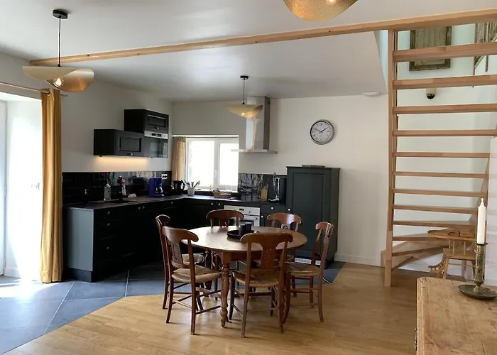 Charmante Maison De Campagne En Pierres Et Bois