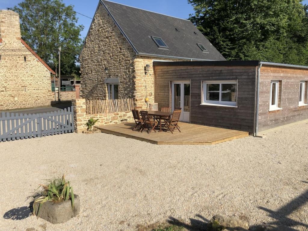 Charmante En Pierres Et Bois Holiday home *