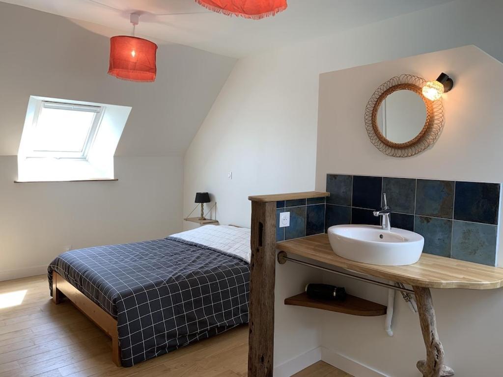 Holiday home Charmante En Pierres Et Bois Sartilly-Baie-Bocage