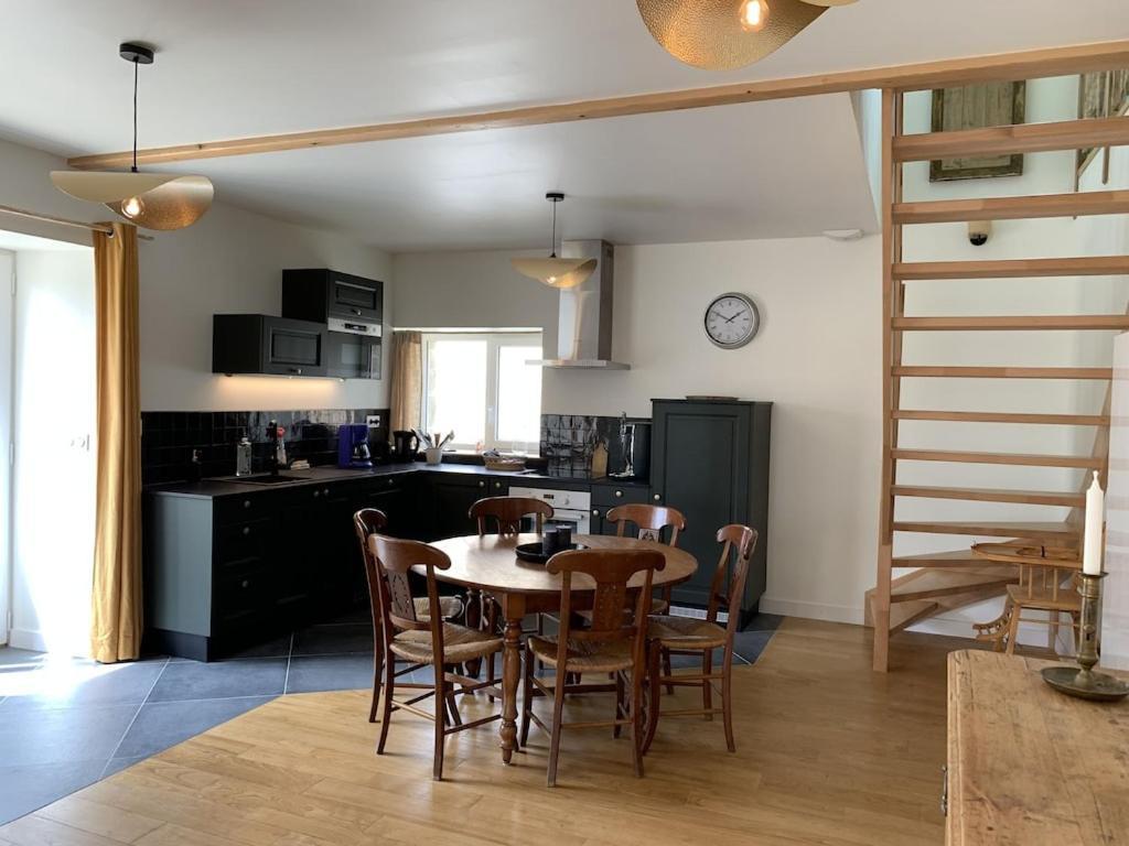 Charmante En Pierres Et Bois Holiday home